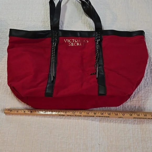 Victoria's Secret Canvas Red and Black Tote Bag Overnight Work Bag Storage - Picture 7 of 8